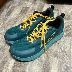 Mens 12 Altra Outroad PERFECT CONDITION!